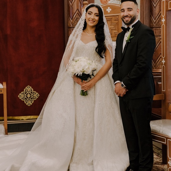 Custom handmade wedding dress/gown Designed with 5 meter veil &3 meter o… - Picture 9 of 17